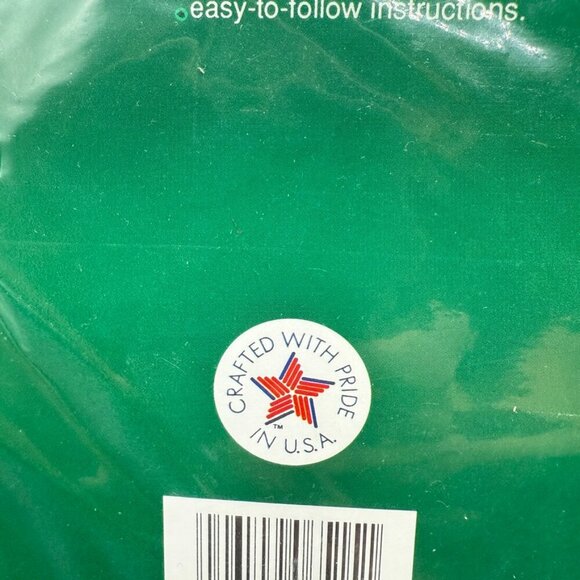 Gallery of Stitches by Bucilla Christmas 'NOEL' Wall Hanging Kit New in Bag 6515 - Picture 4 of 12